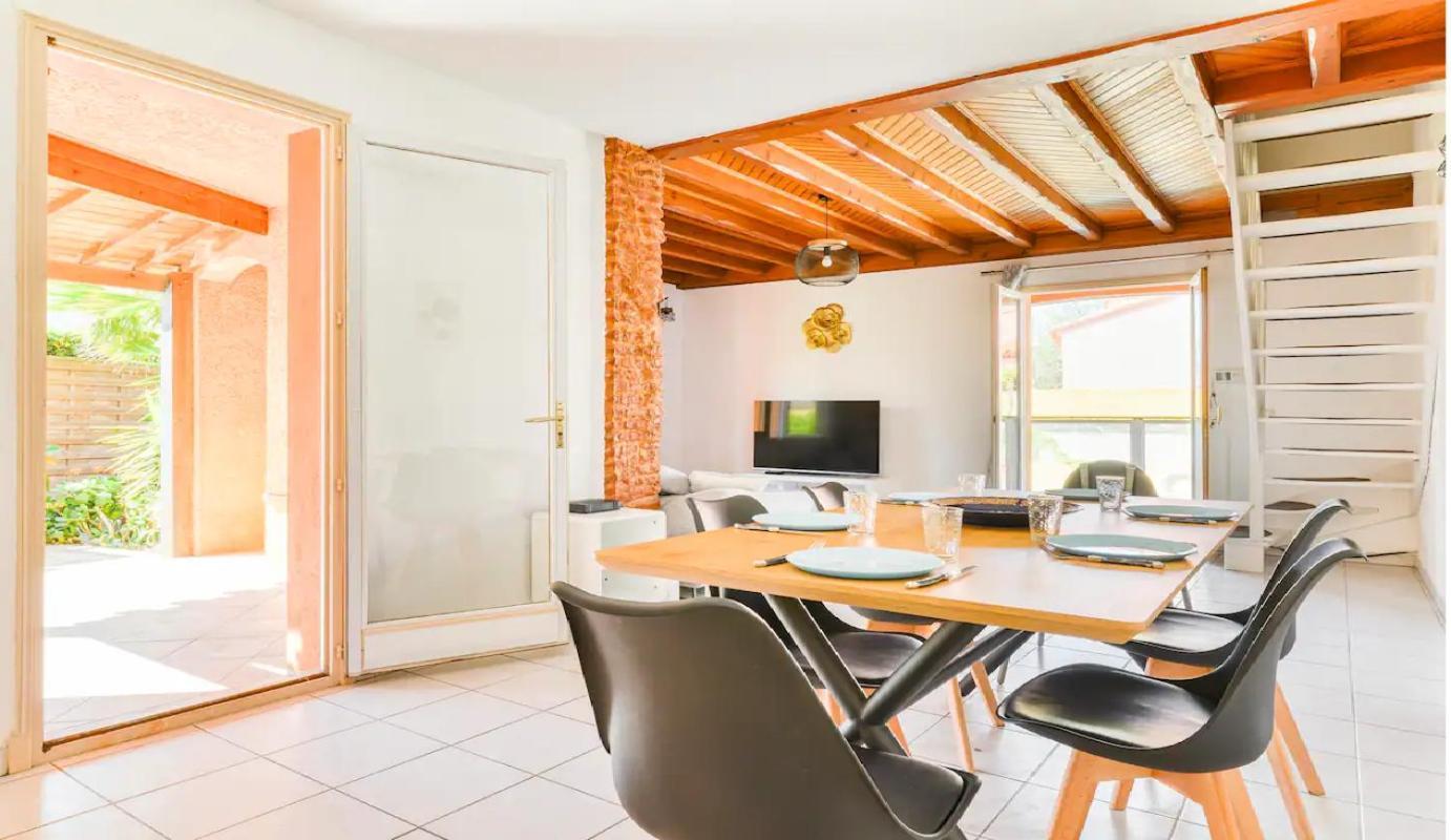 Villa Magnifique Maison Avec Piscine Privee A 300 M D'une Tres Jolie De Sable