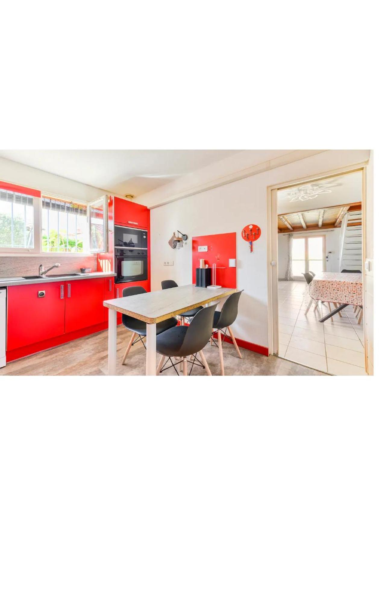 Magnifique Maison Avec Piscine Privee A 300 M D'une Tres Jolie De Sable *